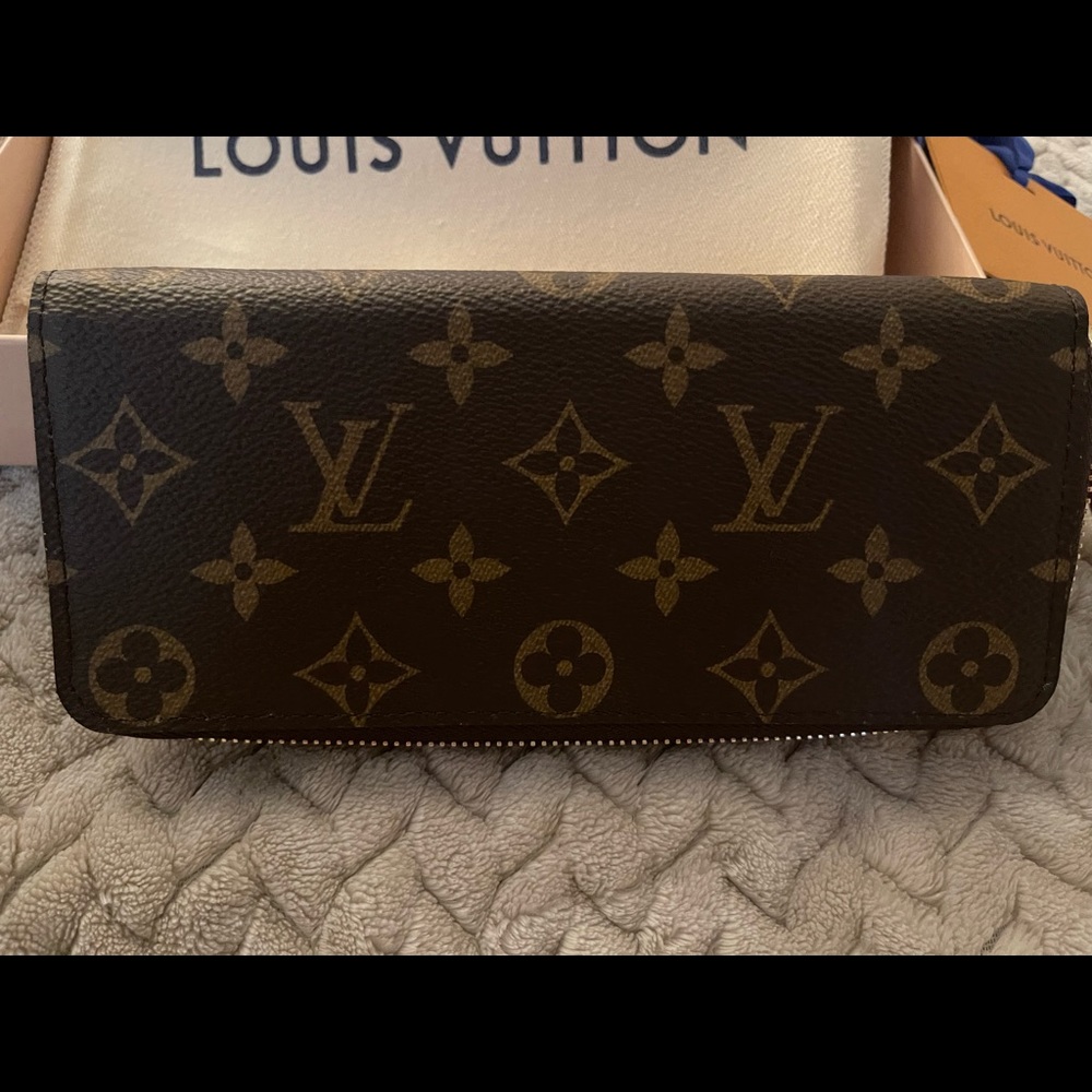 Louis Vuitton Fuschia Clemence Wallet